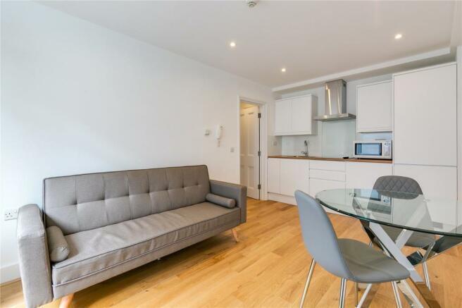 Flat Coleherne Road in Greater London