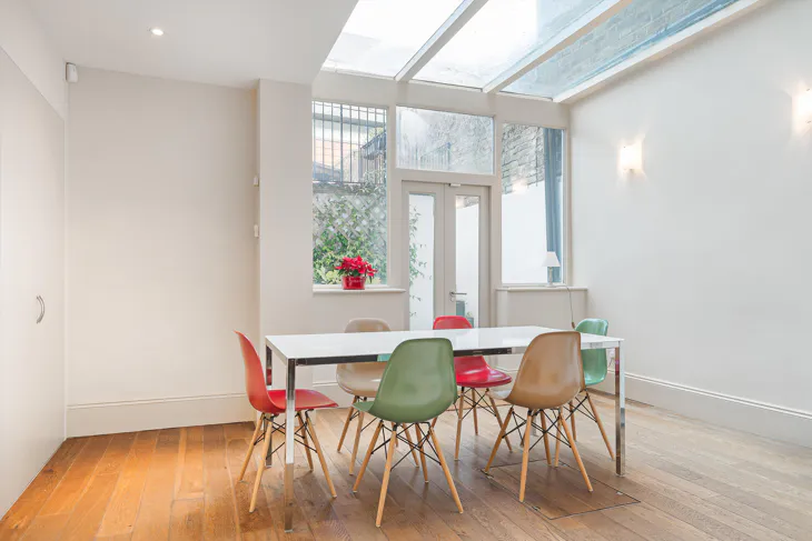 Flat Powis Gardens in Greater London