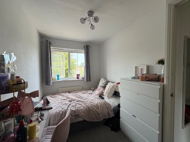 House Banbury Close in Wokingham