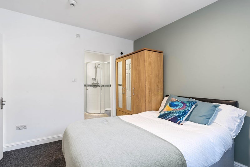 Flat Wyley Road in Coventry