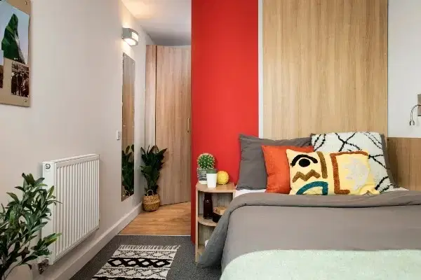 Room Dodson Street in Greater London