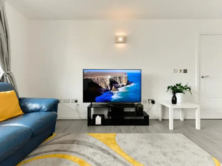 Flat Overstone Court in Cardiff