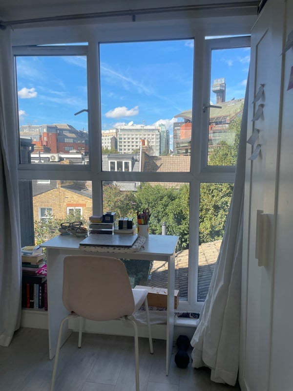 Room Beryl Road in Greater London