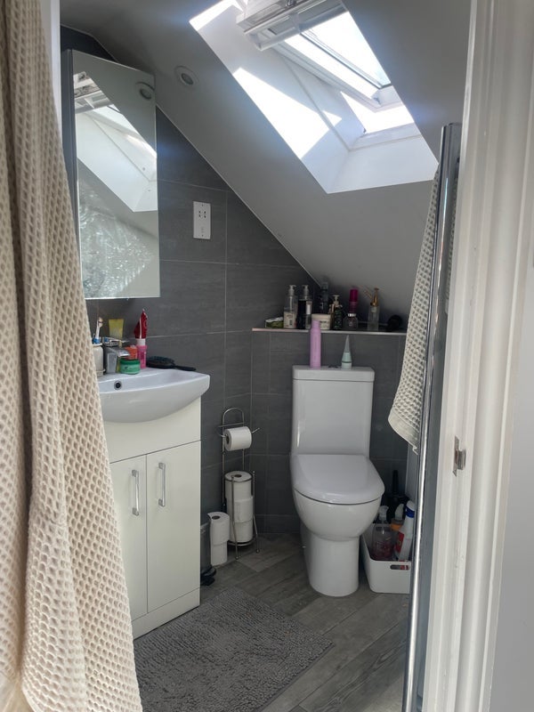 Room Beryl Road in Greater London