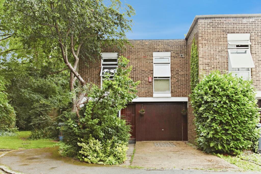 House Caroline Close in Greater London