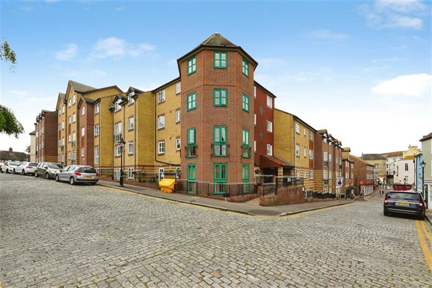 Flat Bayle Street in Folkestone and Hythe District