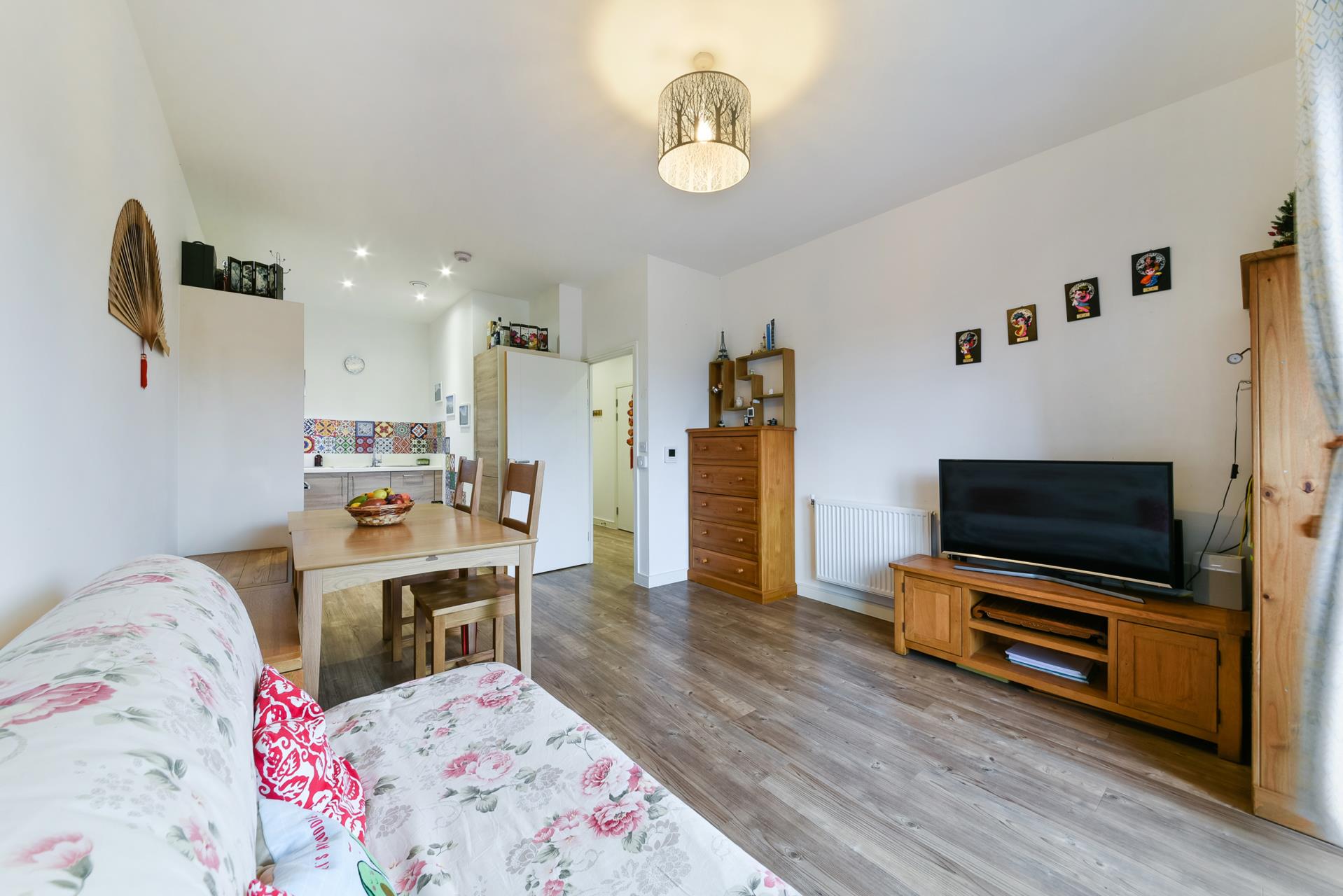 Flat Bramwell Way in Greater London