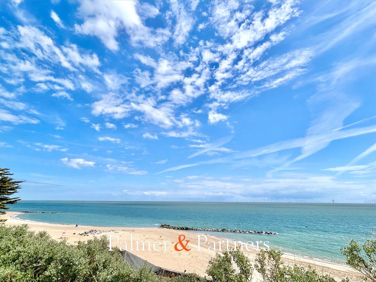 Flat Marine Parade East in Clacton-on-Sea