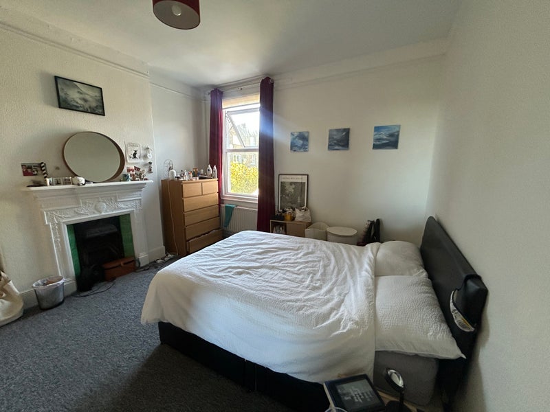 Room Dundonald Road in Greater London