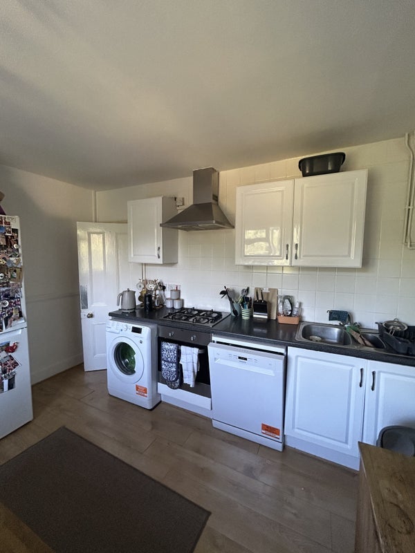 Room Dundonald Road in Greater London