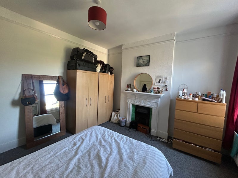 Room Dundonald Road in Greater London