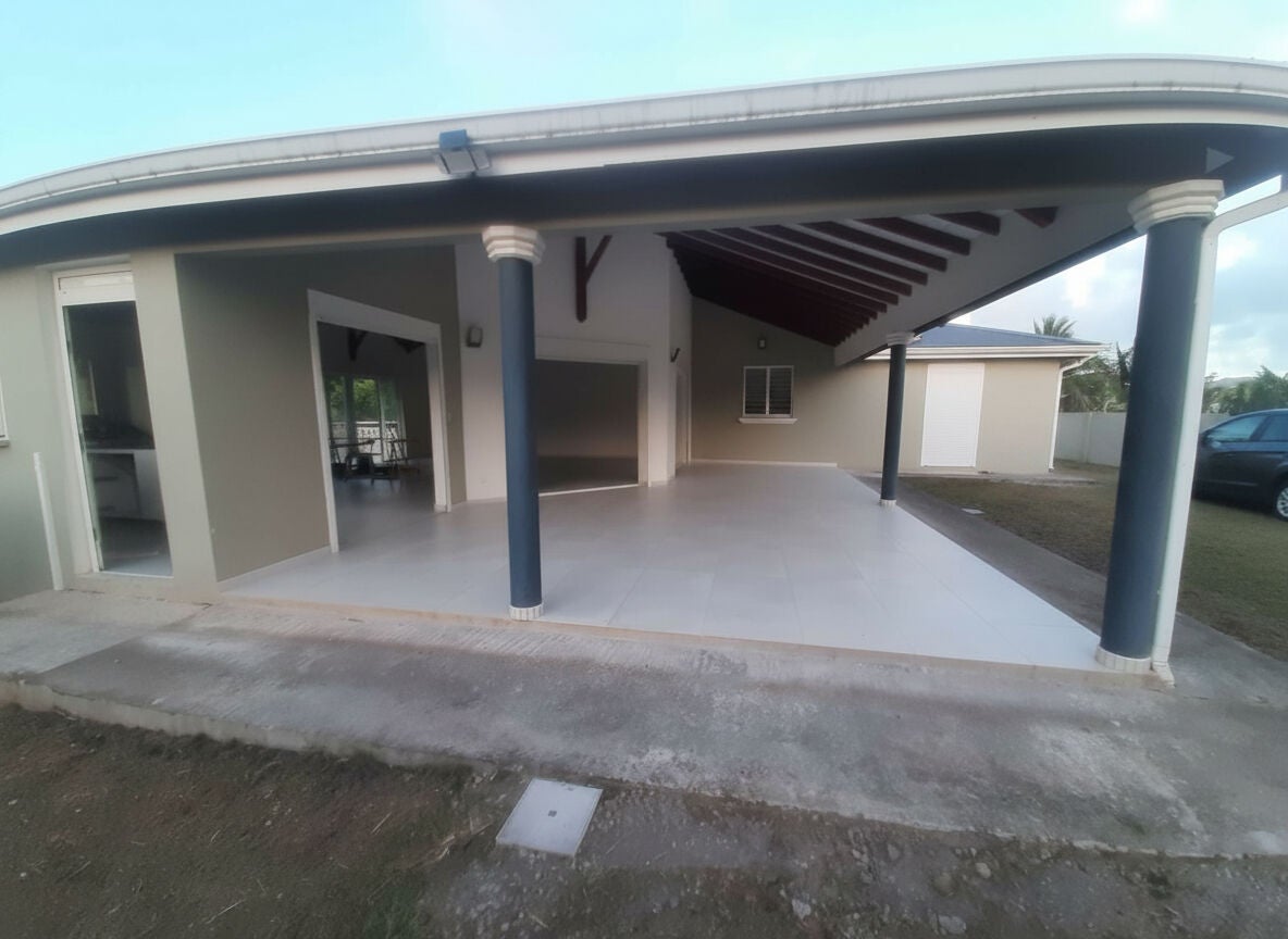 House Allée des Iris in Ducos