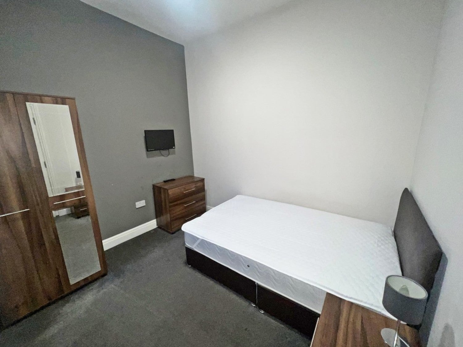 Room Parker Street in Warrington