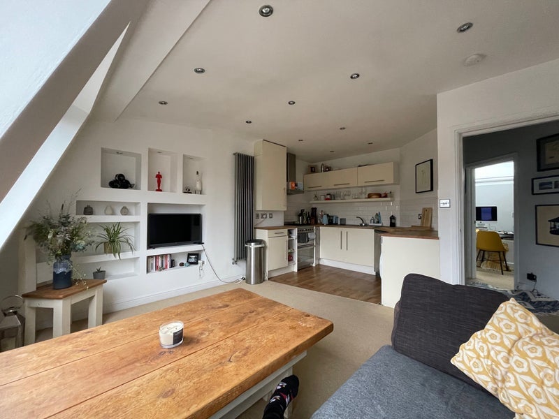 Room Roehampton Lane in Greater London