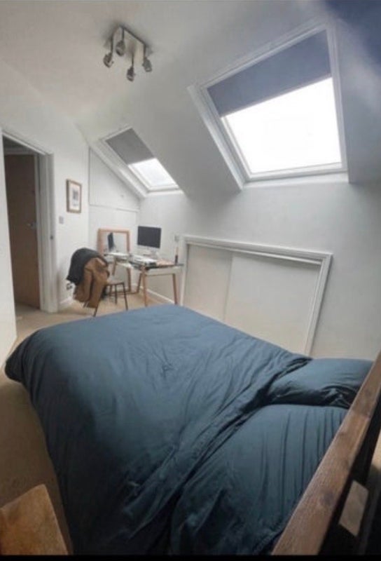 Room Roehampton Lane in Greater London