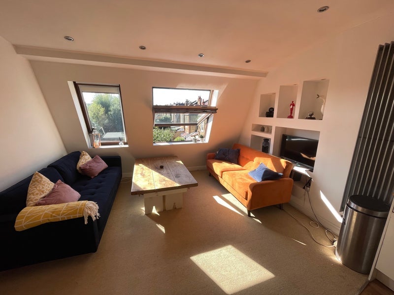 Room Roehampton Lane in Greater London