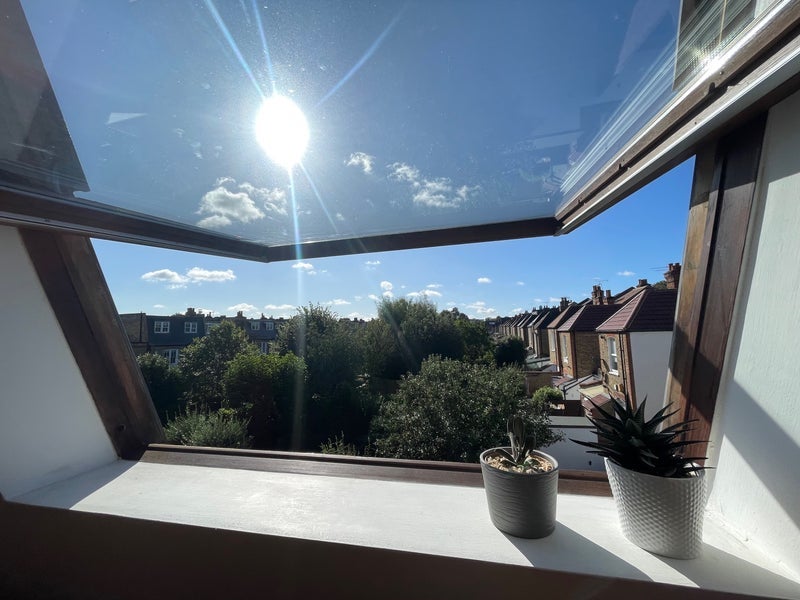 Room Roehampton Lane in Greater London