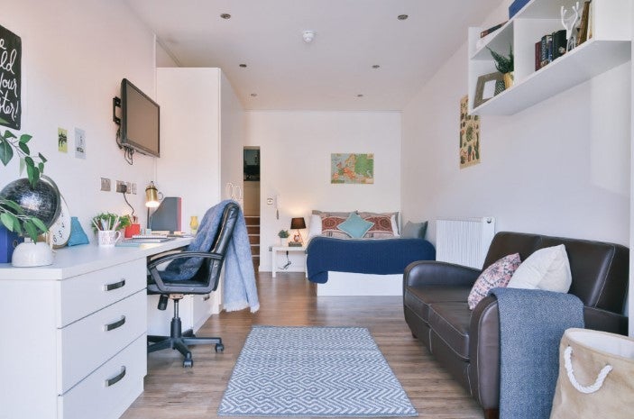 Flat Princess Road East in Leicester