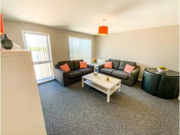 Flat Dennis Davison Place in Coventry