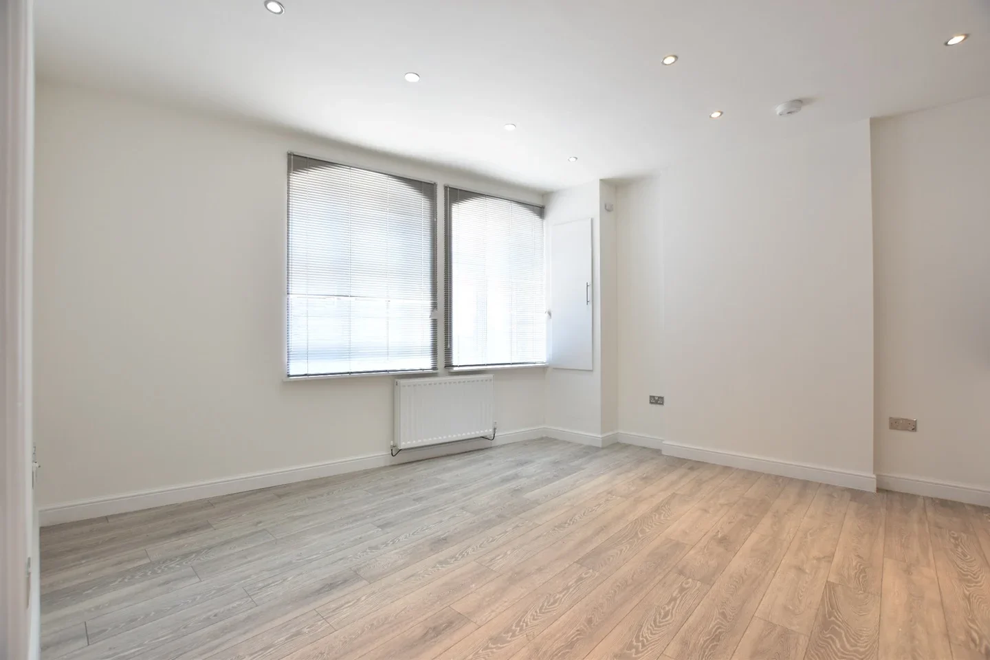Flat Farley Hill in Luton