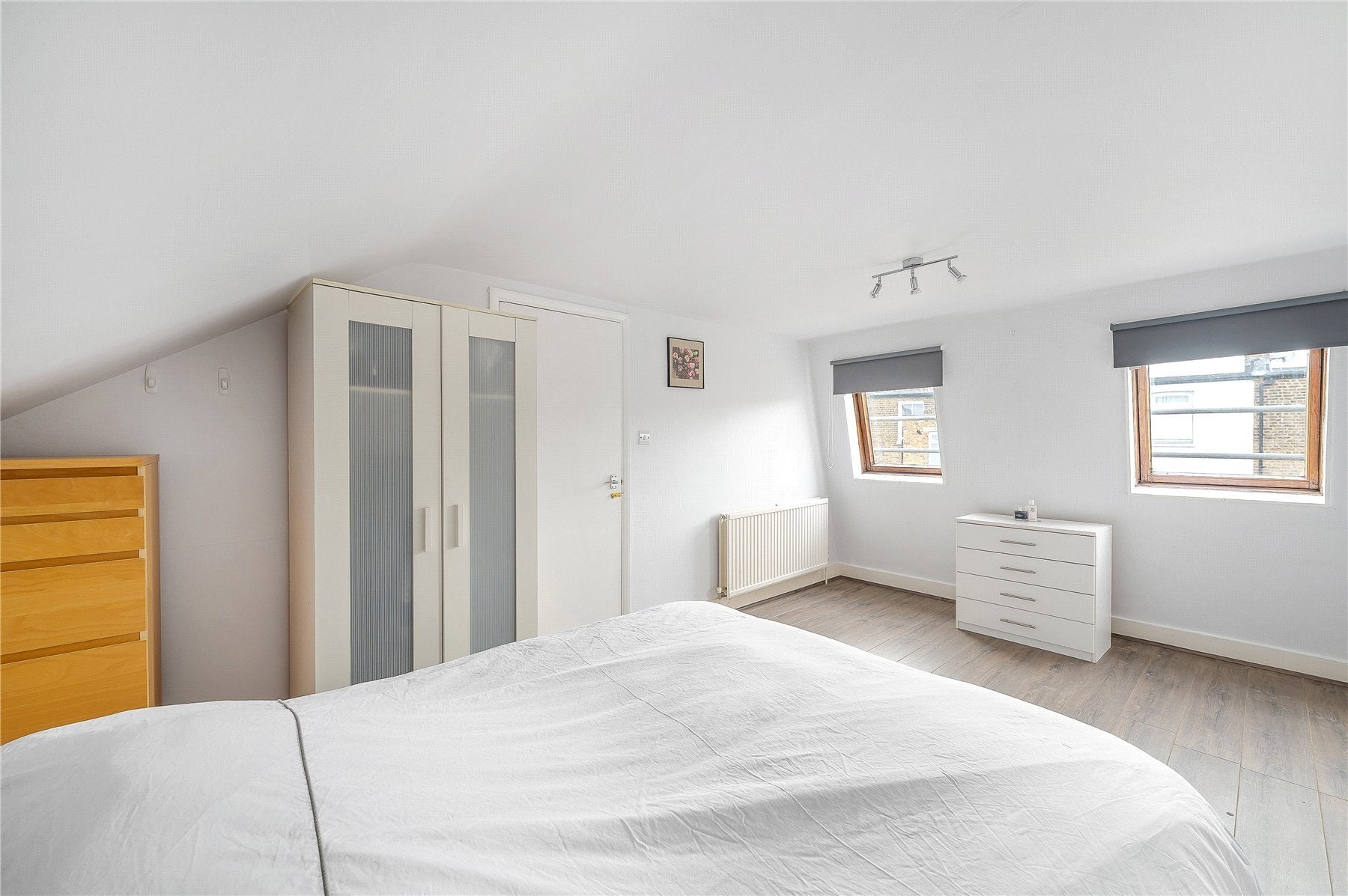 Flat Marville Road in Greater London