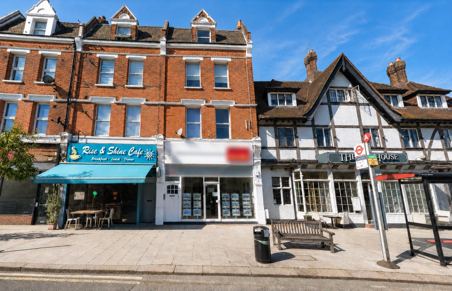 Flat Hadley Green in Greater London