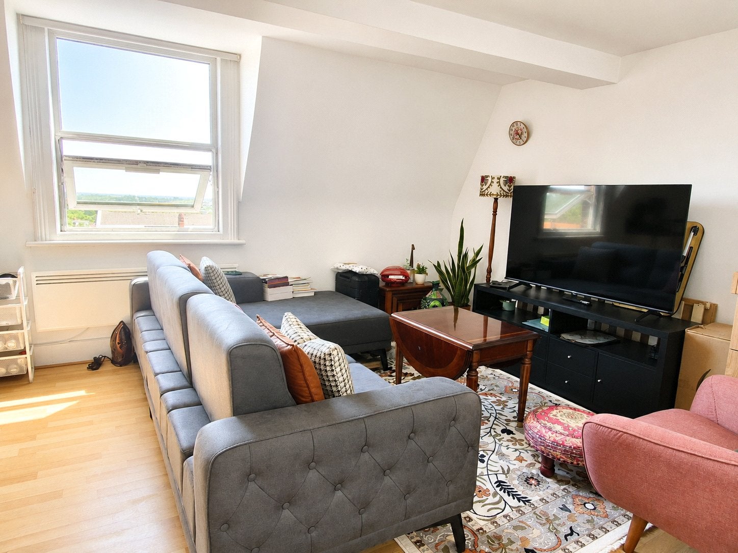 Flat Hadley Green in Greater London