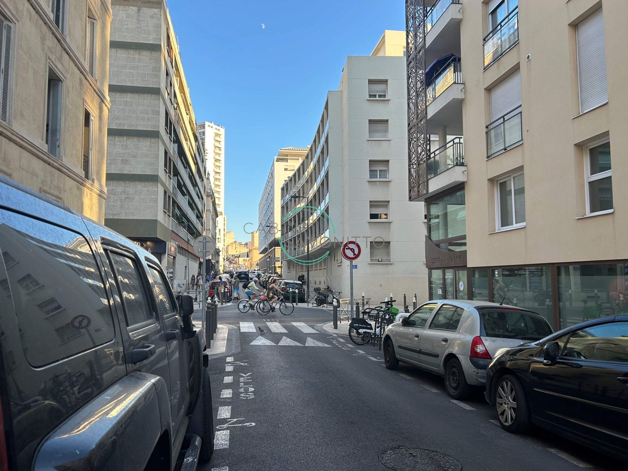 Flat Rue Charras in Marseille