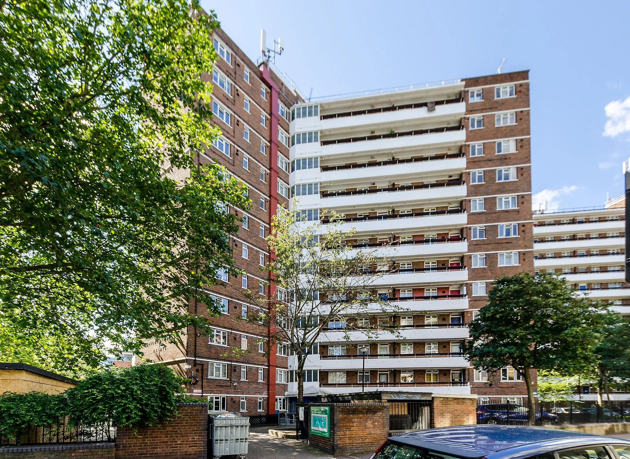Flat Gee Street in Greater London