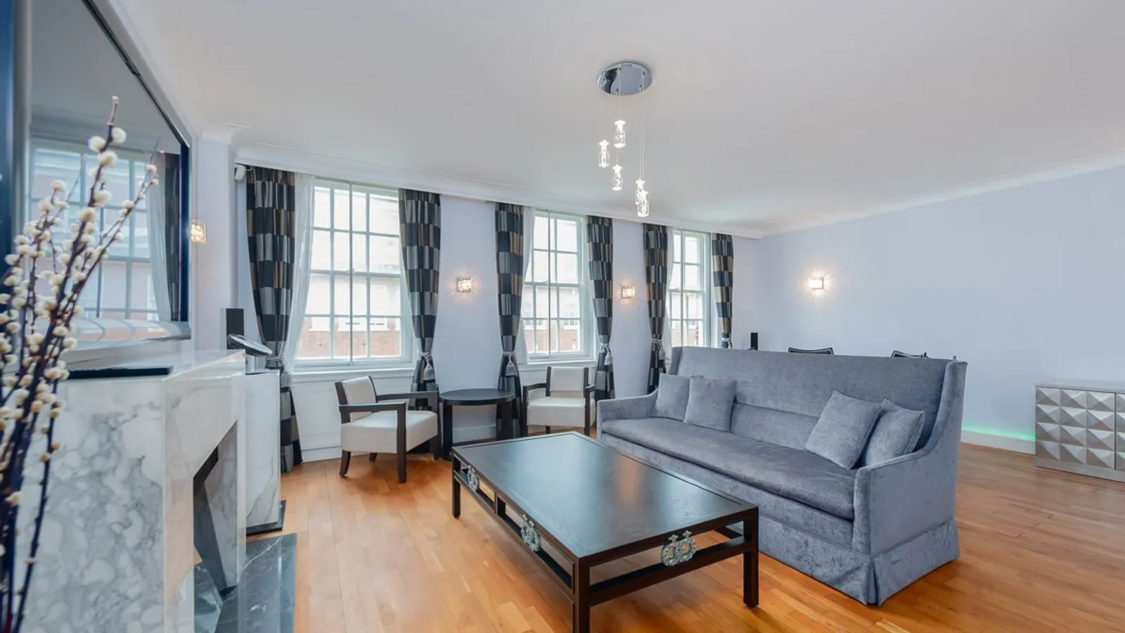 Flat Grosvenor Square in City of Westminster
