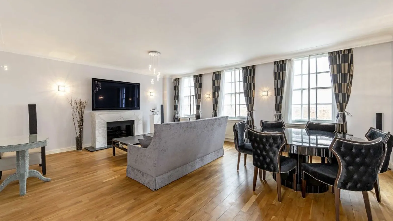 Flat Grosvenor Square in City of Westminster