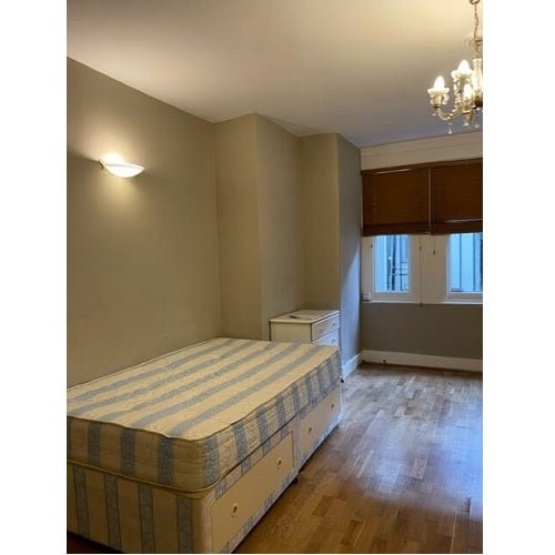 Room Holland Road in Greater London
