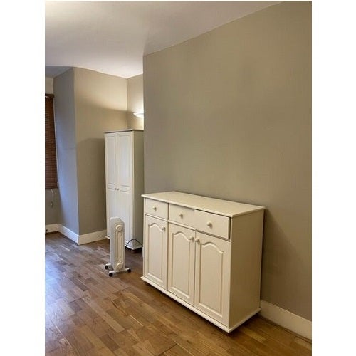 Room Holland Road in Greater London