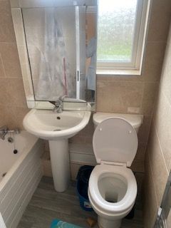 Room Windmill Lane in Greater London
