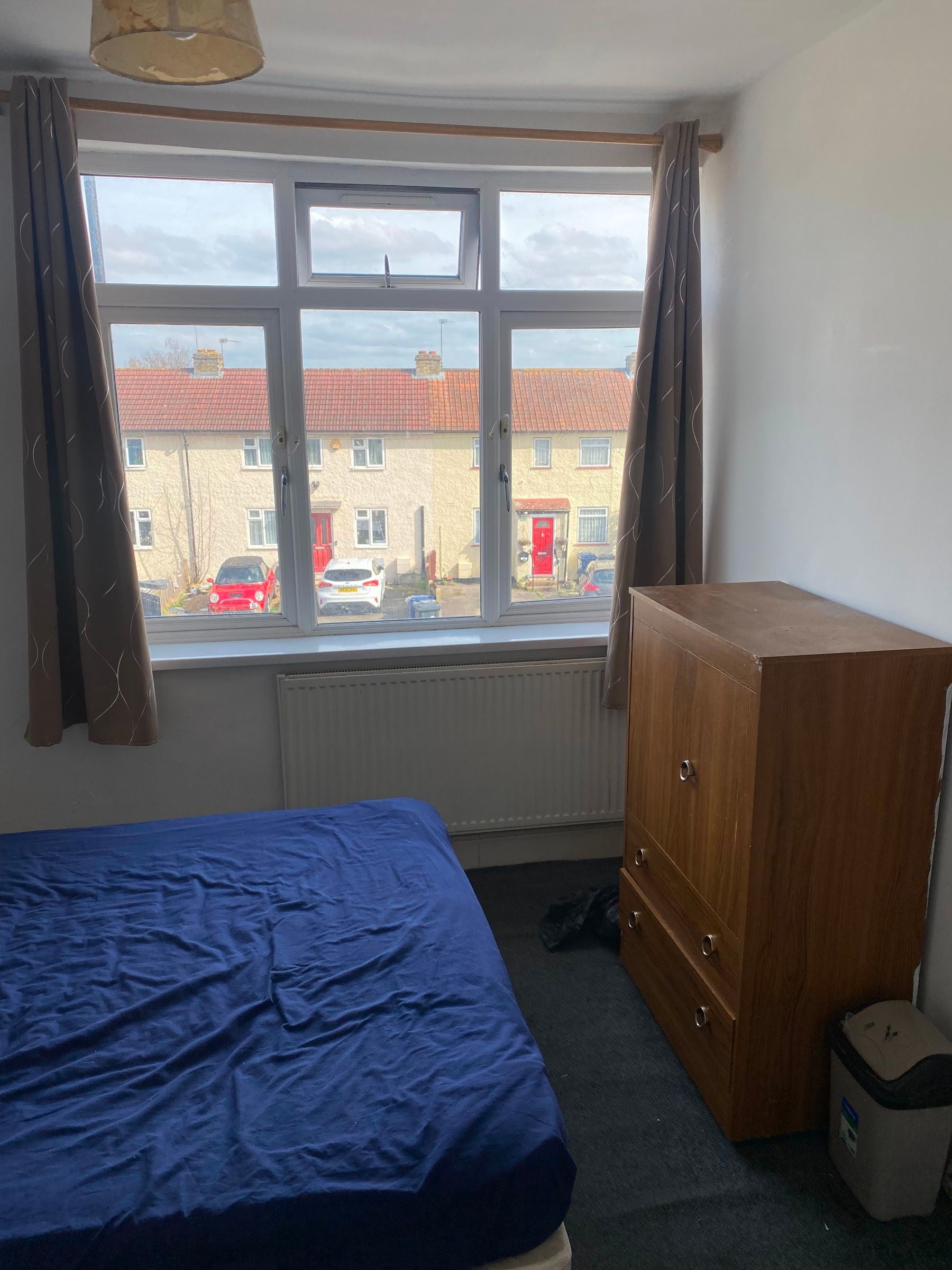 Room Windmill Lane in Greater London