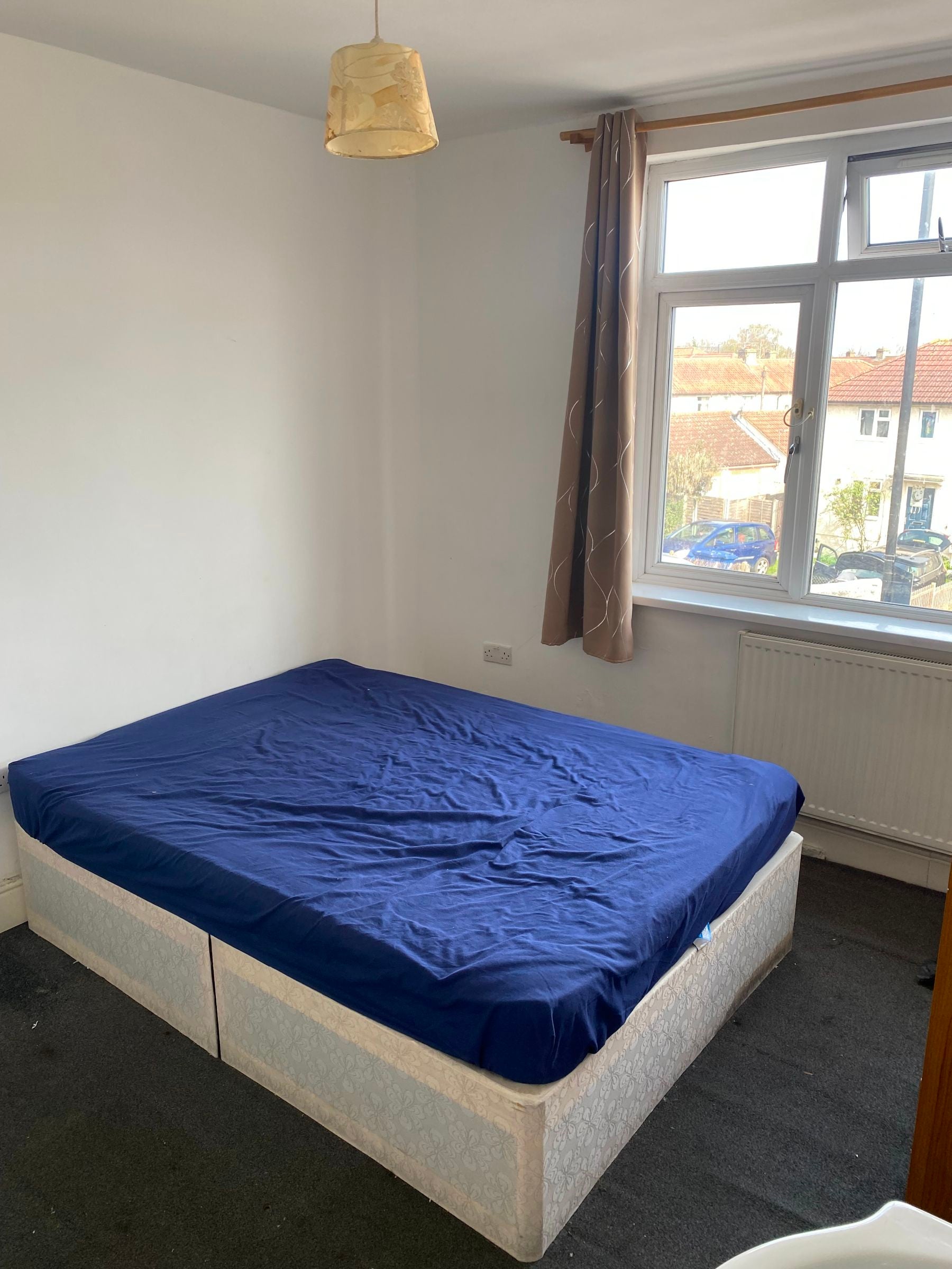 Room Windmill Lane in Greater London