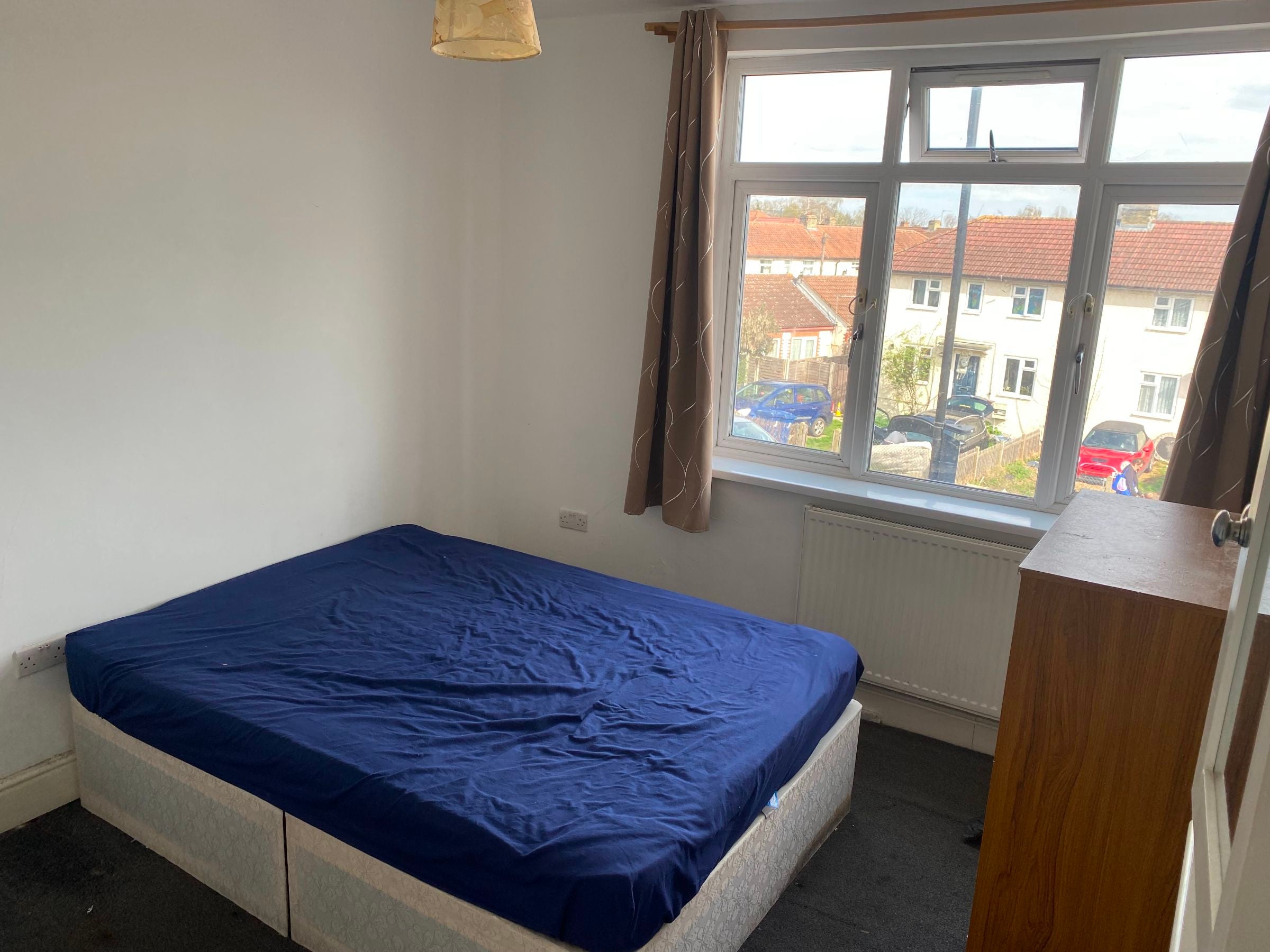 Room Windmill Lane in Greater London