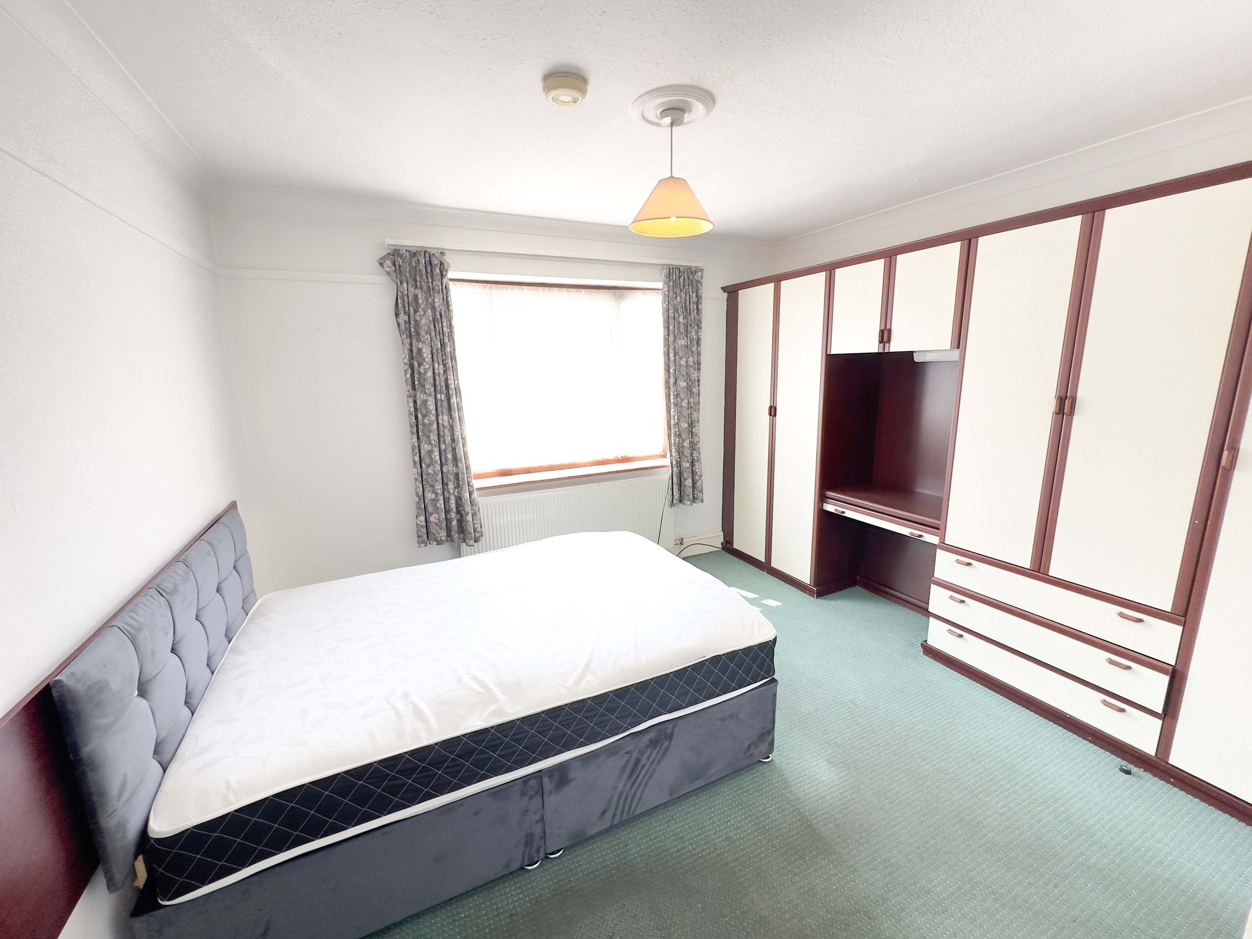 Room Halsway in Greater London