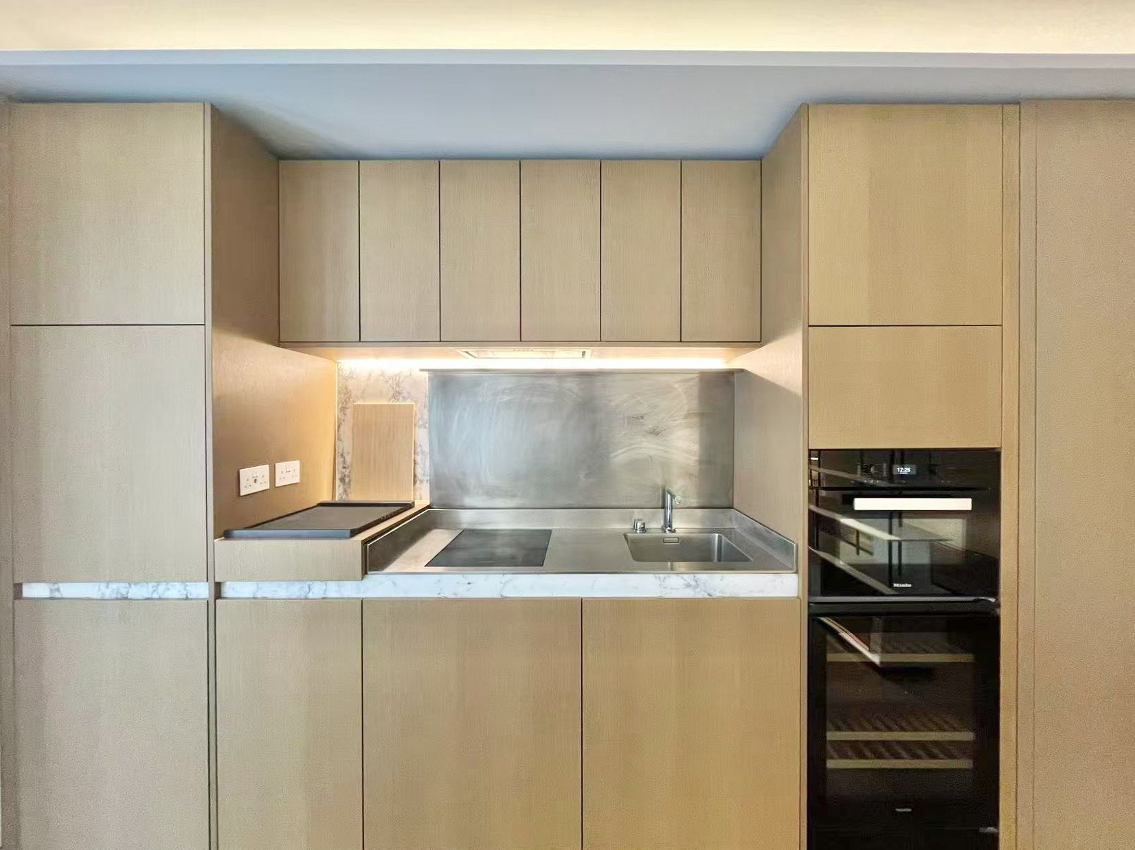 Flat Sutton Walk in Greater London