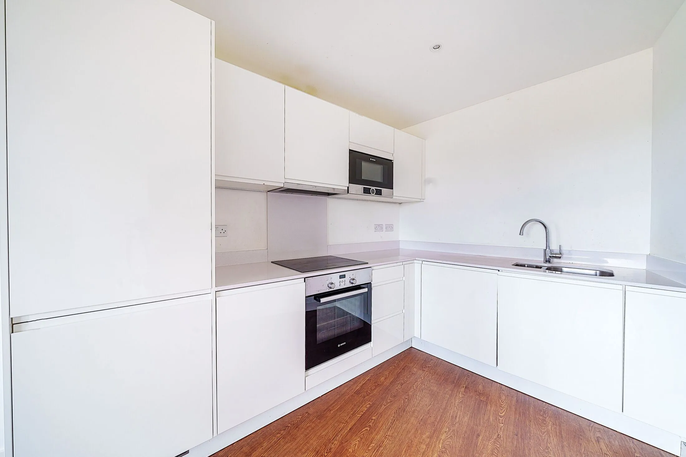 Flat Howard Road in Greater London