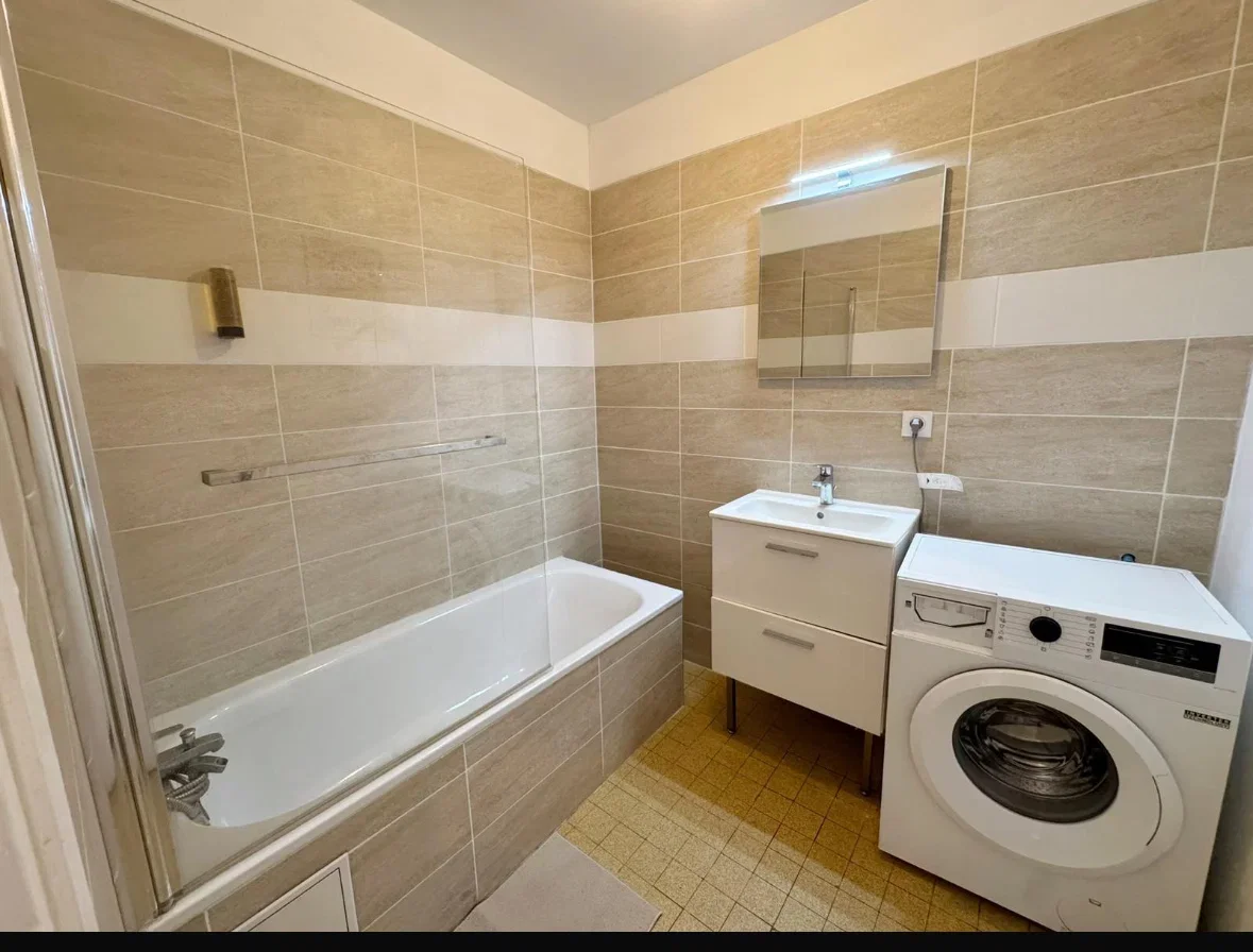 Room Rue Carnot in Saint-Fons