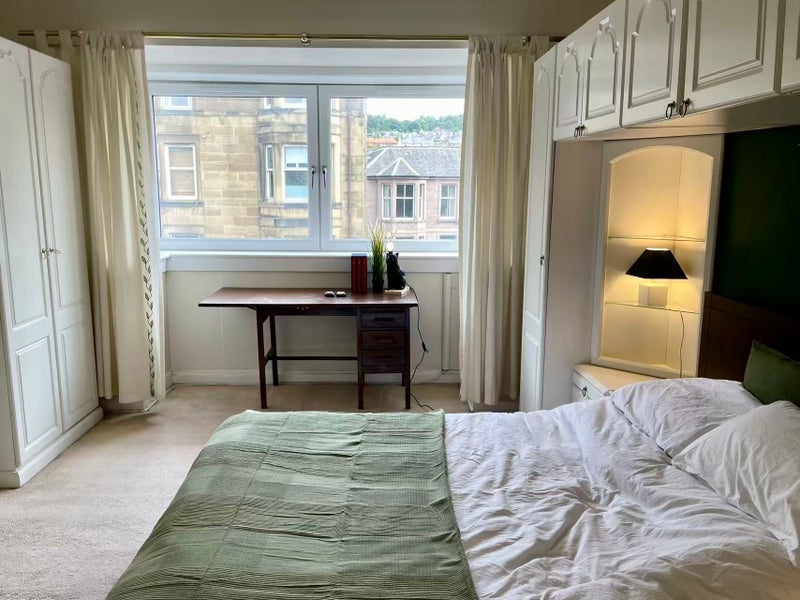 Flat St John's Road in City of Edinburgh