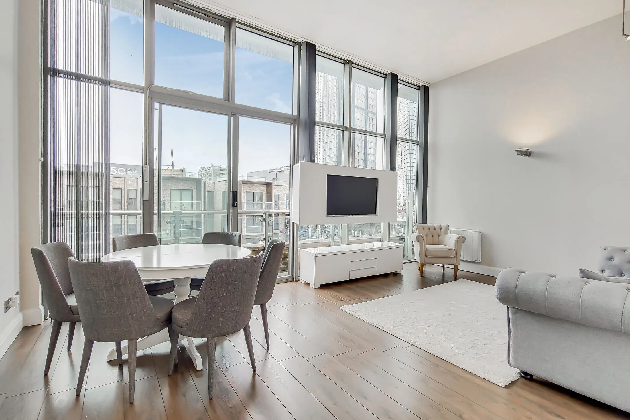 Flat Dingley Road in Greater London
