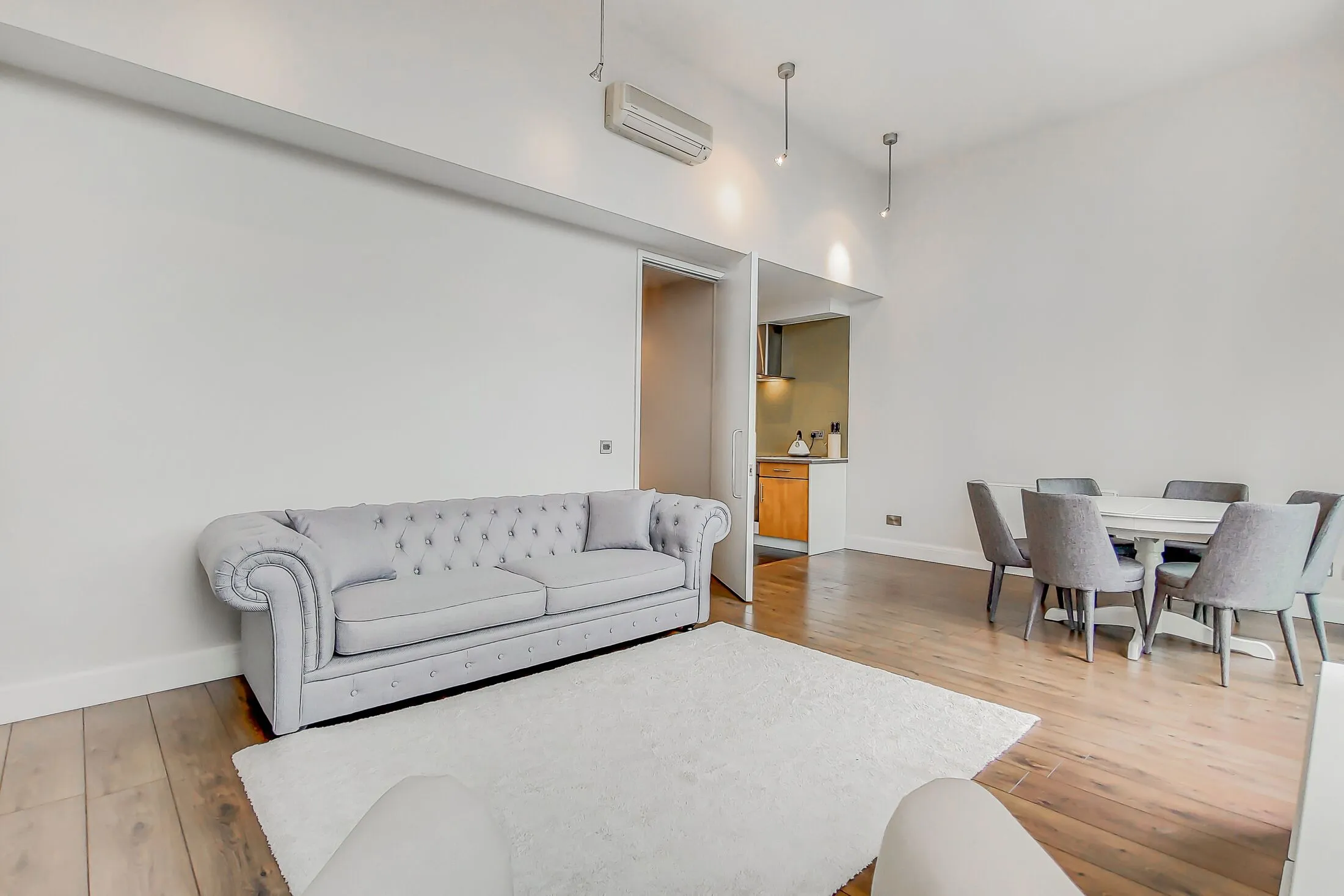 Flat Dingley Road in Greater London