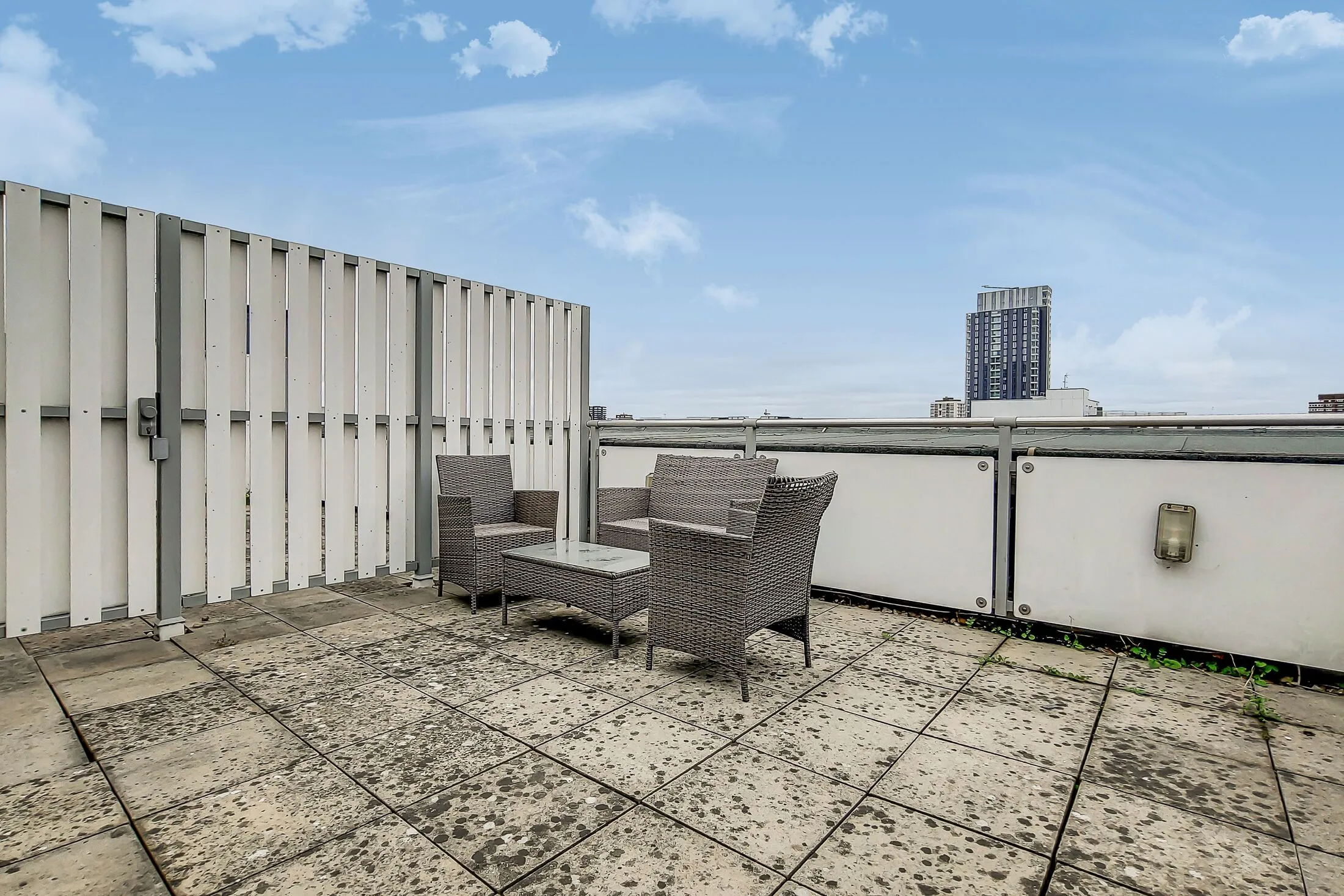 Flat Dingley Road in Greater London