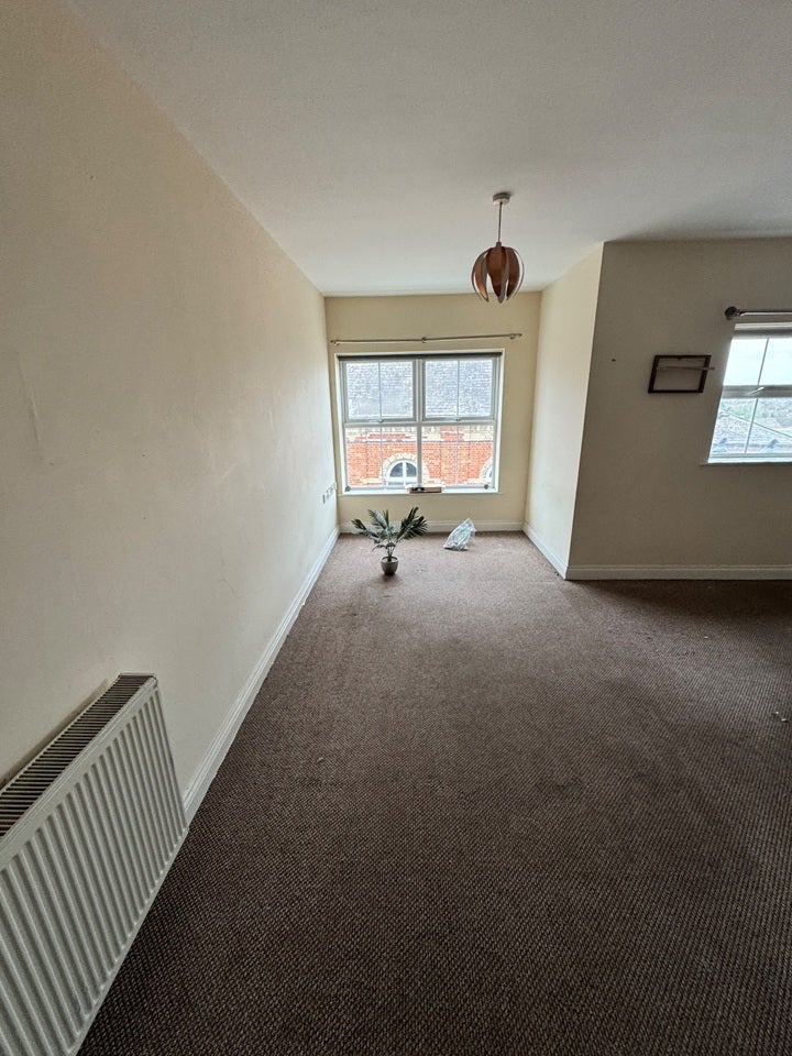 Flat Crossley Street in Amber Valley