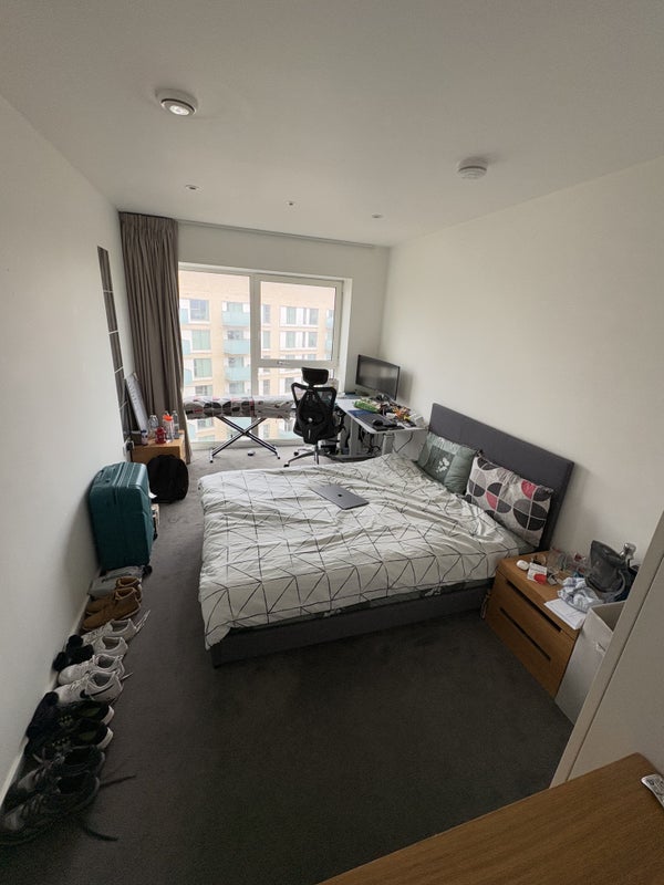 Room Mirabelle Gardens in Greater London