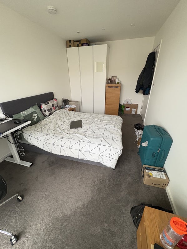 Room Mirabelle Gardens in Greater London
