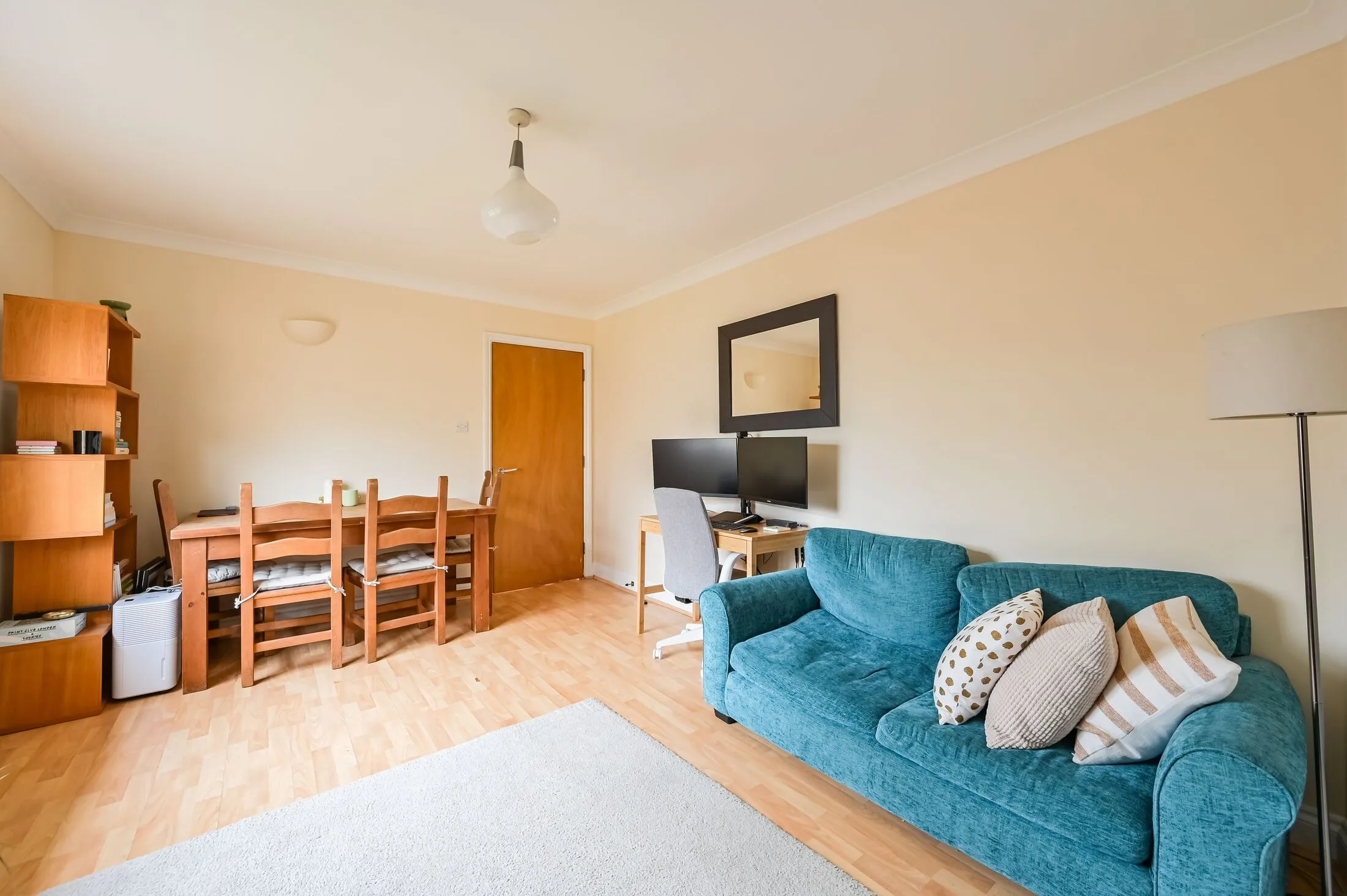 Flat Casson Street in Greater London