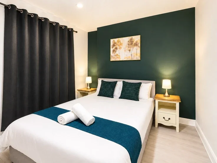 Flat Oxford Gardens in Greater London
